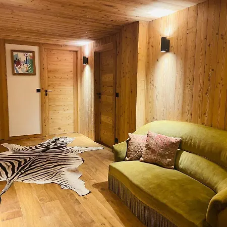 Red Apartment Megeve